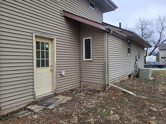 3rd image of 515 6th Ave W