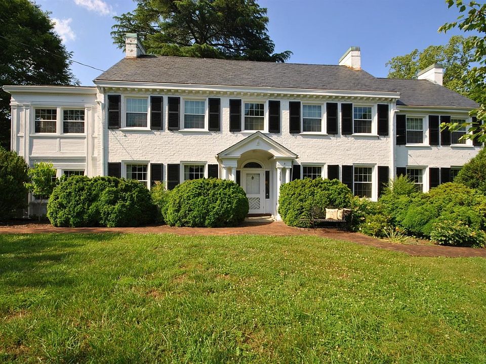 1st image of 3328 Woodridge Pl