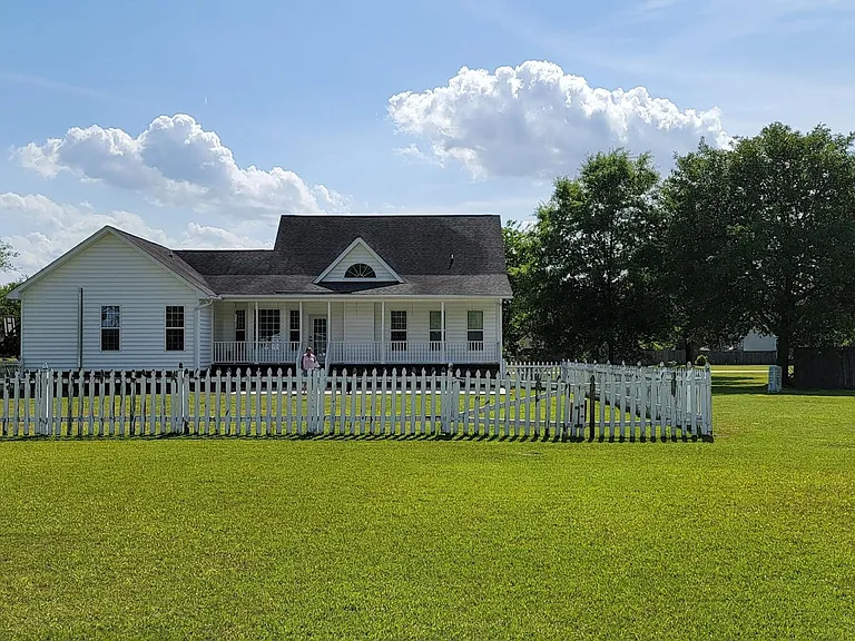 141 Travis Hill Rd — Photo 22