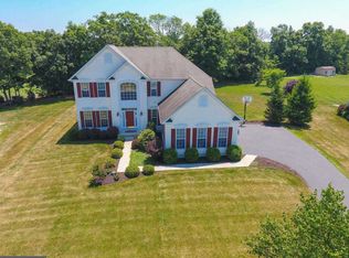 1873 Sassafras Ln, Quakertown, PA 18951
