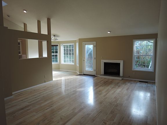Living room facing back yard
