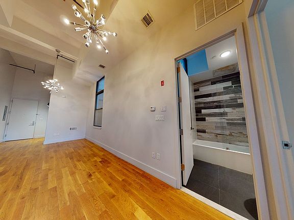 4th image of 374 Kosciusko St #327