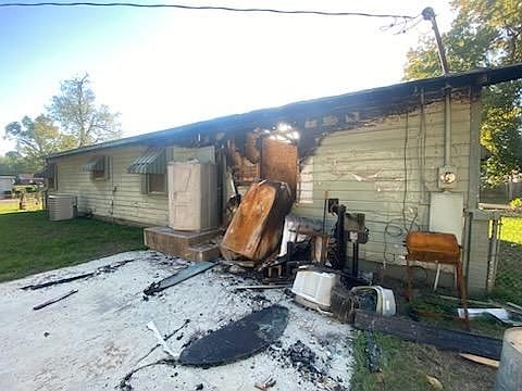 4th image of 2004 S 13th St