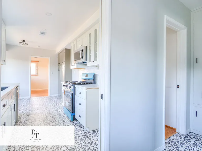 1112 Riedel Ave — Photo 11