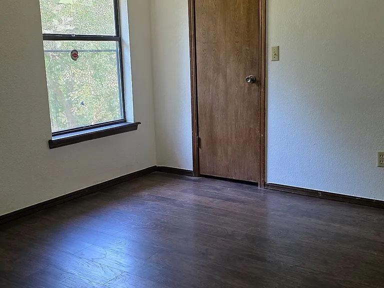 1145 Robin Hood Ln — Photo 26