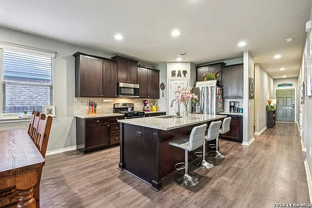 8814 White Crown — Photo 3