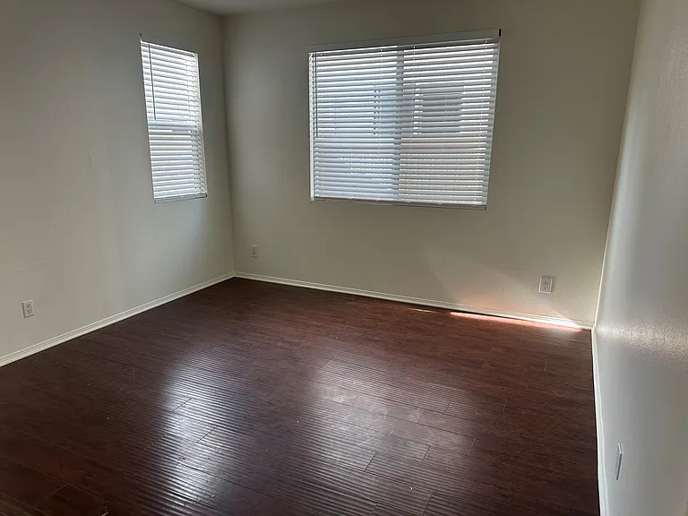 10621 Aqueduct Ave — Photo 9