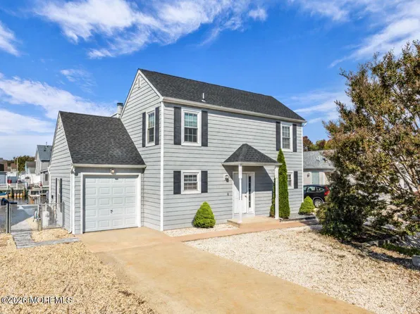 62 Wind Jammer Court, Bayville, NJ 08721