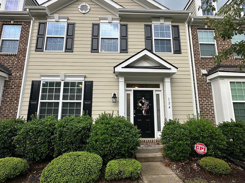 1st image of 124 Spring Pine Ln