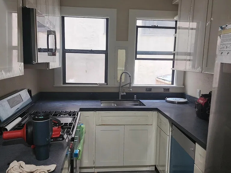 2339 Hilgard Ave #103 — Photo 17