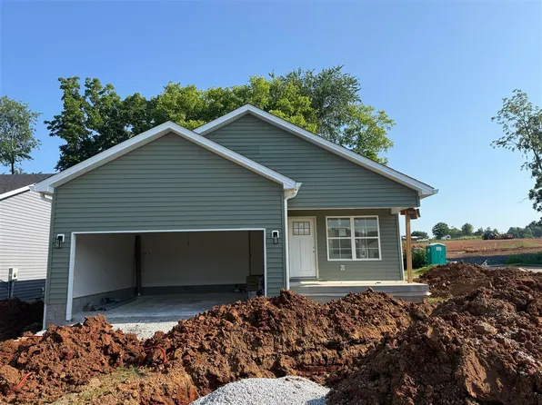 704 Cherry Blossom Rd, Bowling Green, KY 42103