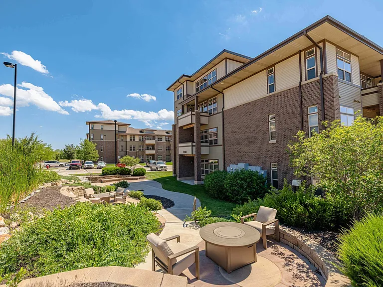 Brookside Apartments — Photo 33