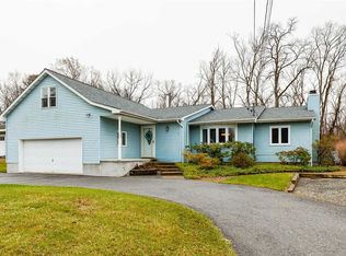 12 Sheraton Dr, Poughkeepsie, NY 12601