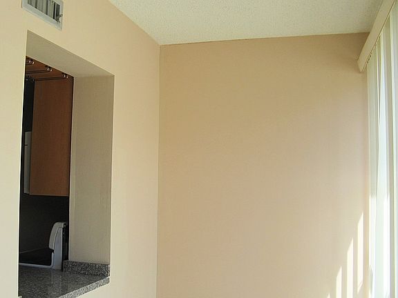 5th image of 17570 Atlantic Blvd APT 118