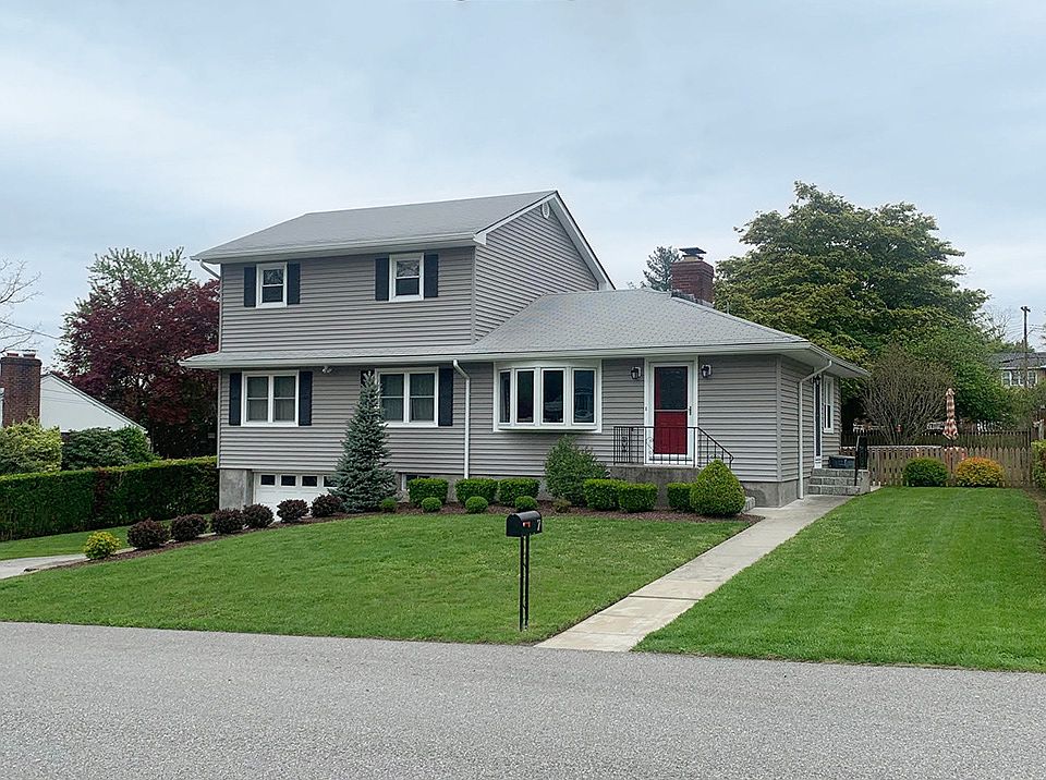 1st image of 7 Beechland Ct