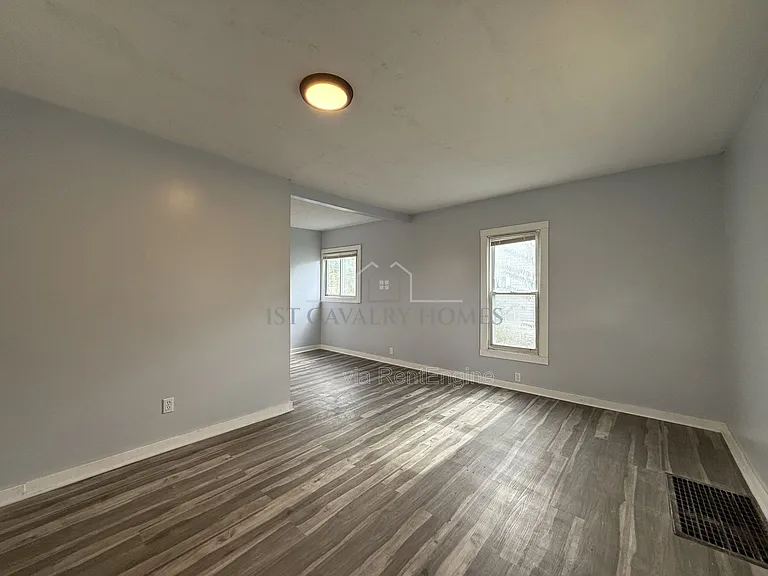 1305 Curtis St — Photo 8