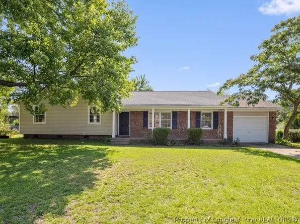 1067 Pleasant Oak Dr, Fayetteville, NC 28314