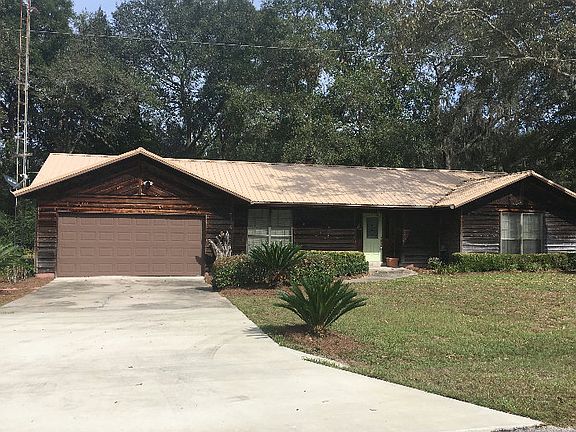 3rd image of 129 NW Acorn Dr