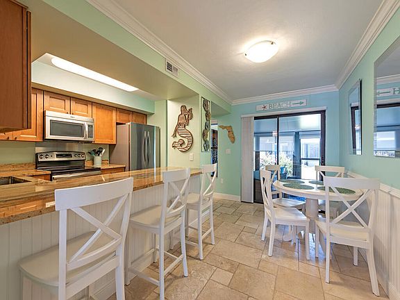 5th image of 15 Marco Villas Dr #3