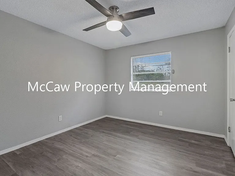 7012 Candlewick Ct — Photo 11