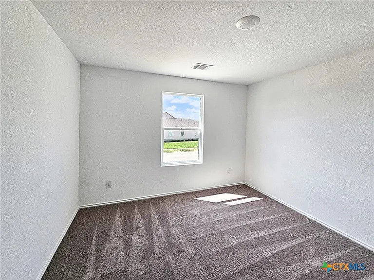 805 Riviera Ct — Photo 13