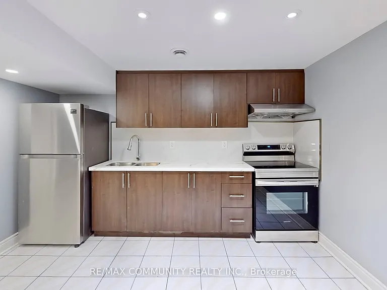 32 Faywood Dr #BASEMENT — Photo 4