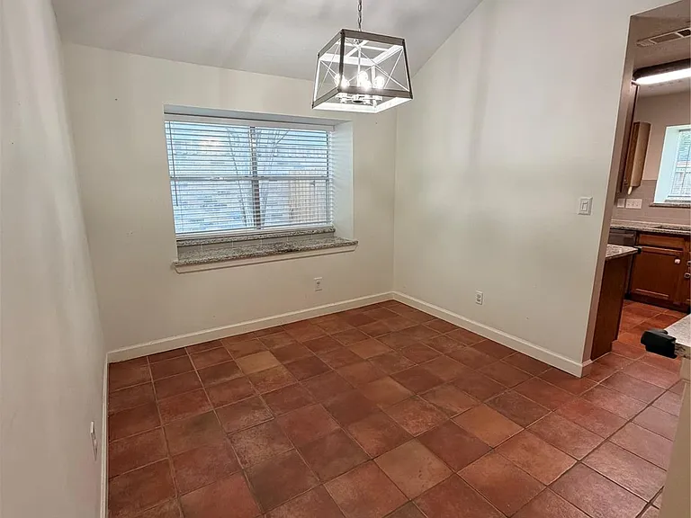 5211 Rivertree Ln — Photo 3