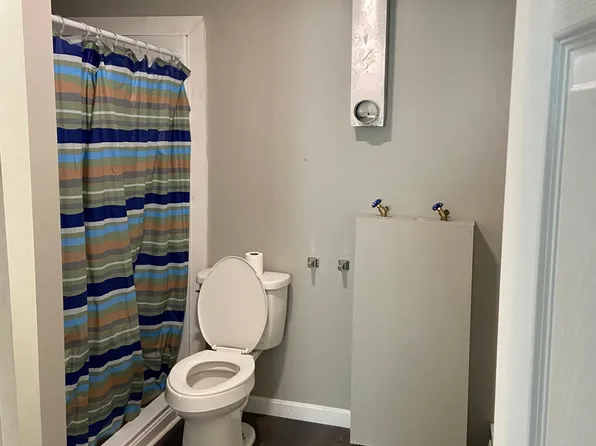 56 Clinton Ave APT 3, Winslow, ME 04901