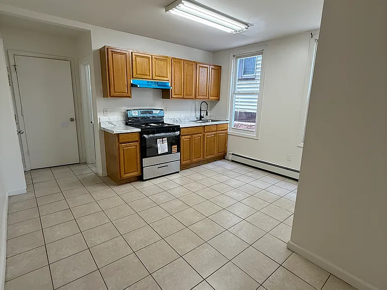 150 Harrison St #2 — Photo 5