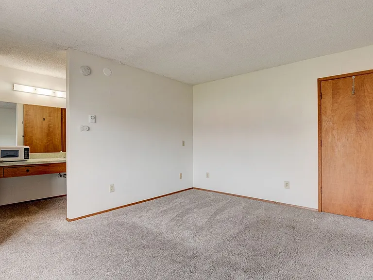 1362 - 33020 SR 20 — Photo 5