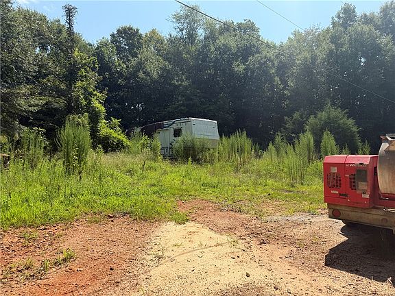 5th image of 163 Liberty Hwy