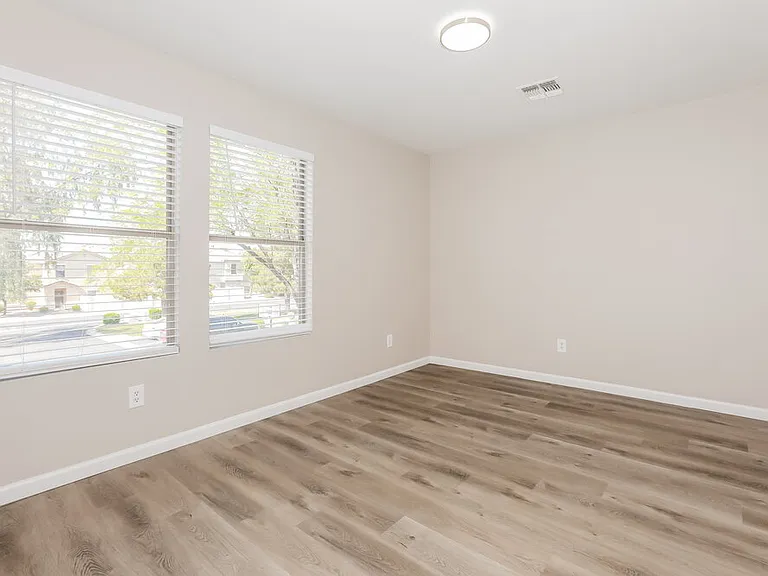 8461 E Lindner Ave — Photo 13