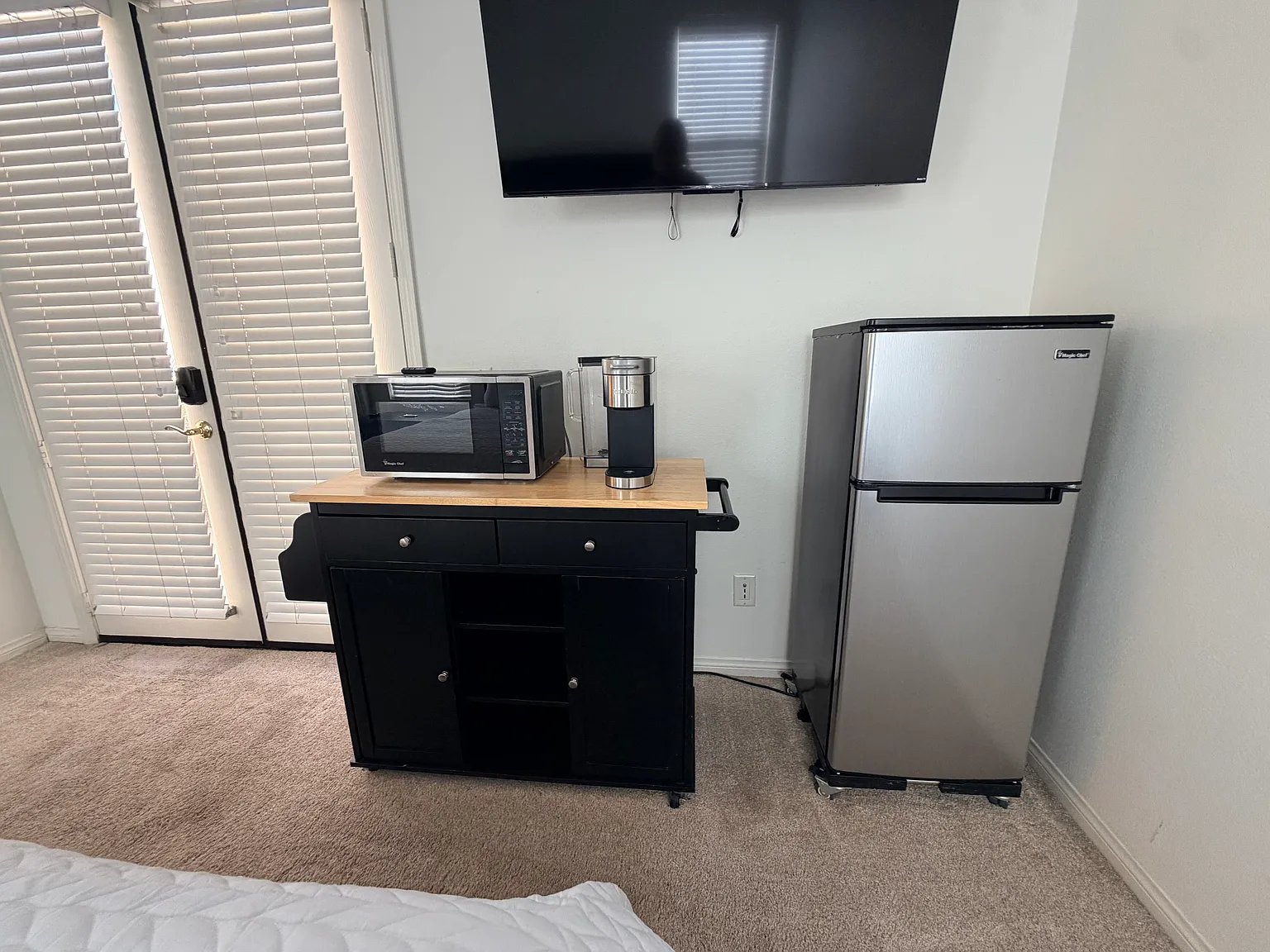 Studio, 400 sqft, $1,195 — Photo 3