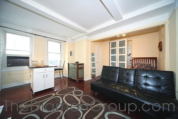 Sold by Diaman Group LLC | media 6