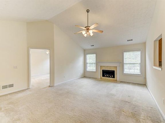 5th image of 527 Mockingbird Ln