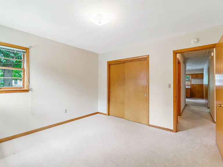 1238 S Hill Dr — Photo 8