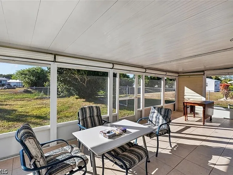 211 S Lake Dr — Photo 26