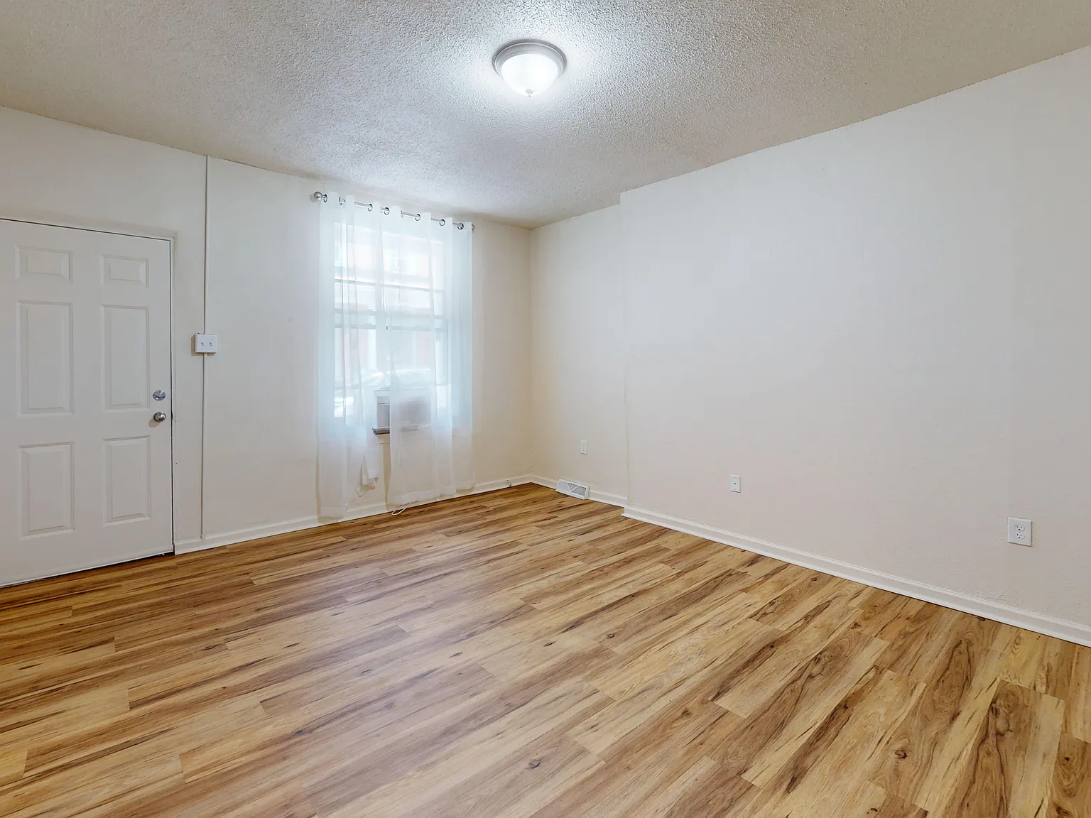 2 bed, 832 sqft, $150 — Photo 4