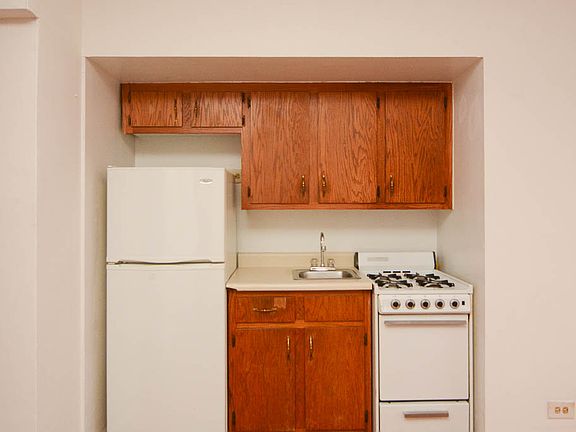 2nd image of 4060 N Kenmore Ave APT 211