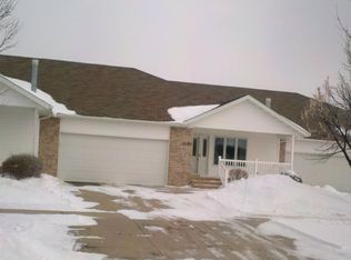 2585 S 35th St, Grand Forks, ND 58201