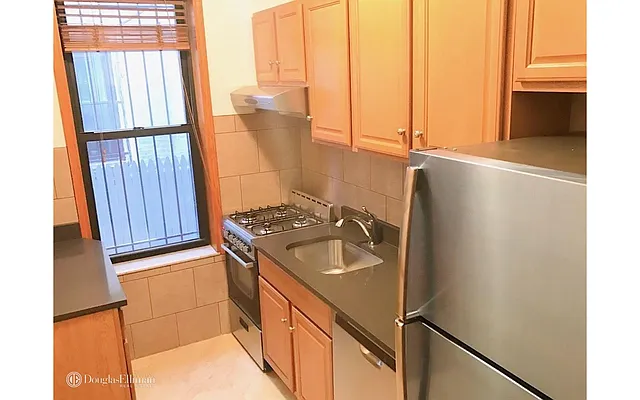 Rented by Douglas Elliman | media 22