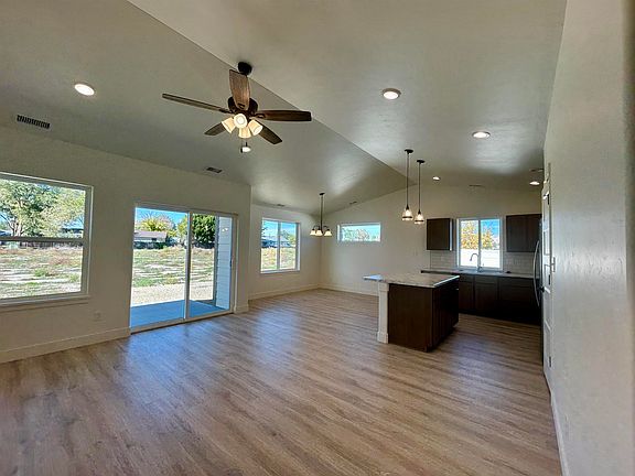 5th image of 603 Sky Ct