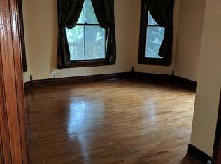 111 Jackson Ave, Charleston, IL 61920