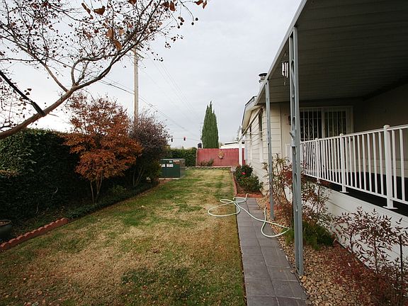 3rd image of 1 Millbrook Cir #1