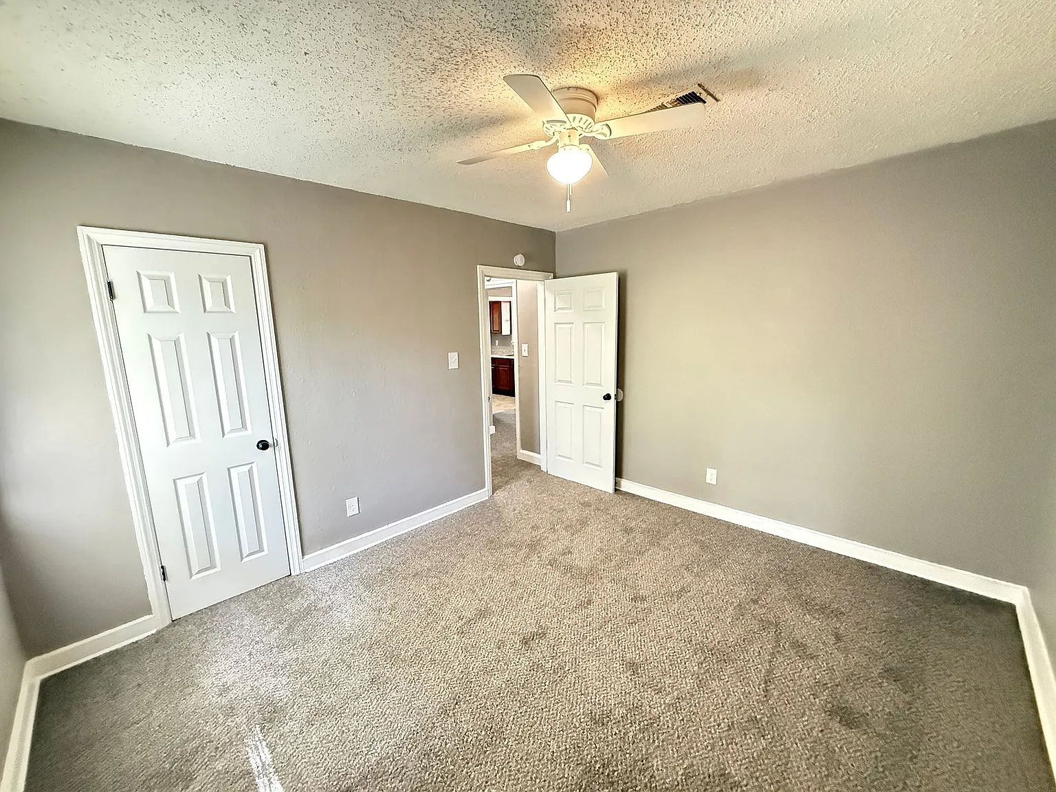 1846 S Orleans St — Photo 4