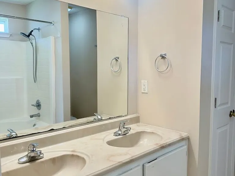 105 Honeysuckle Rd — Photo 12