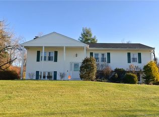 17 Meadow Dr, Brookfield, CT 06804