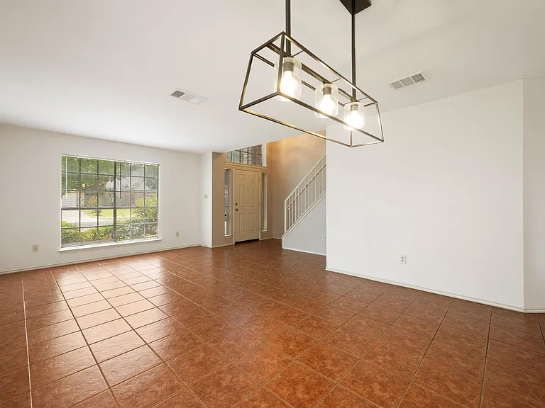 1901 Lobelia Dr — Photo 7