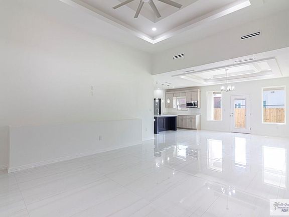 2nd image of 3471 Sandalwood Dr