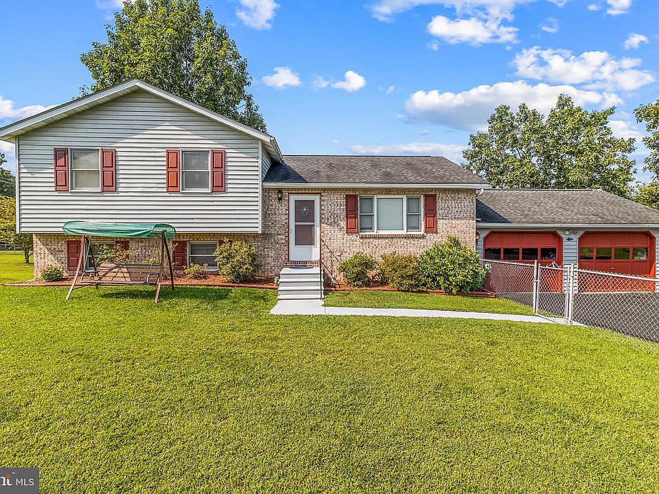 18 Whispering Pine Dr, Bunker Hill, WV 25413 | Zillow